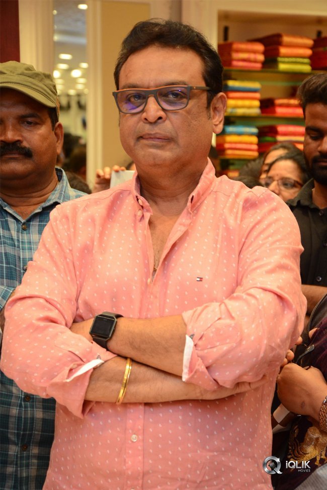 Srinivasa-Kalyanam-Team-at-KLM-Fashion-Mall